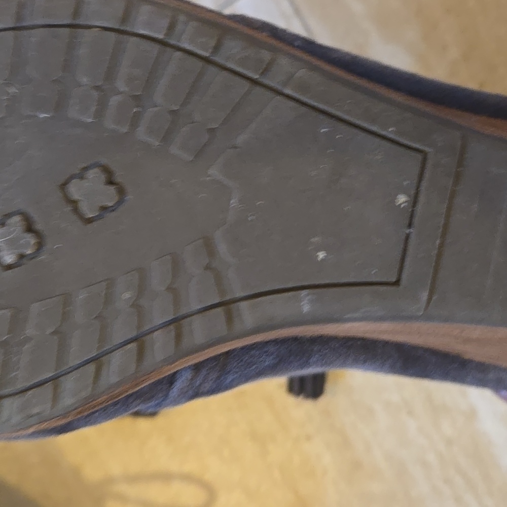 Dr. Scholl's Be Energized Foam Technology Gray Suede Dakota Ankle Wedge Booties - Picture 12 of 12